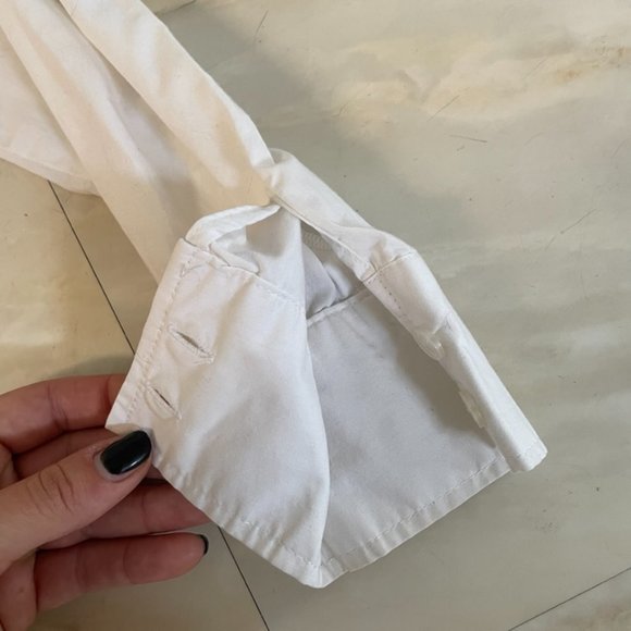 White buckle v-neck collared blouse - Picture 3 of 3